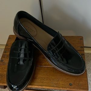 Sperry Patent leather loafer. NWOB SIZE 9 wide